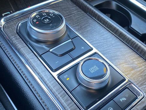 Used 2019 Ford Expedition Limited w/ Equipment Group 302A image 29