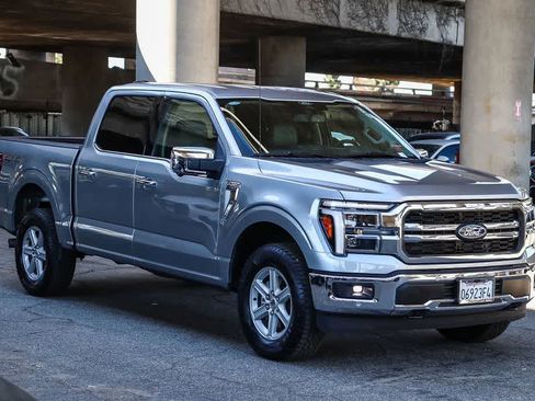 Used 2025 Ford F150 Lariat image 3