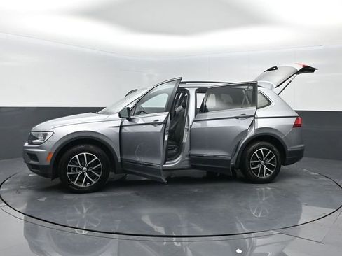 Used 2021 Volkswagen Tiguan SE image 28