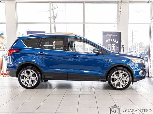Used 2019 Ford Escape Titanium w/ U9j03 - Titanium Tow Package AWD/4WD image 9