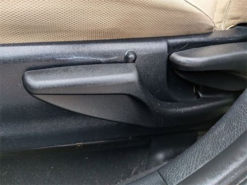 Used 2015 Toyota Corolla LE image 13