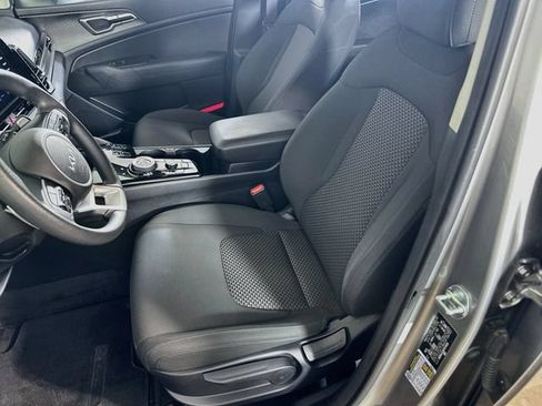 Used 2023 Kia Sportage LX AWD/4WD image 19