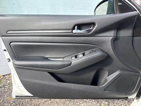 Used 2024 Nissan Altima 2.5 SV image 22