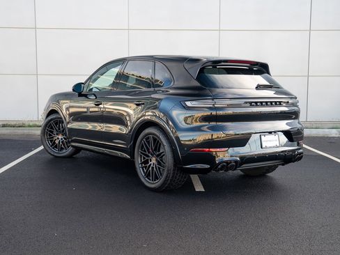 New 2026 Porsche Cayenne GTS AWD/4WD image 3