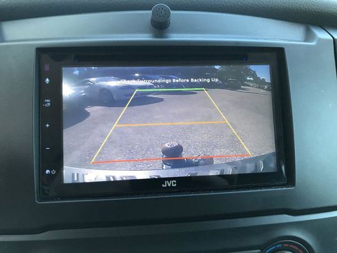 Used 2017 Nissan Titan 4x4 Crew Cab image 11
