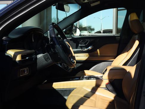 Used 2021 Lincoln Corsair Reserve image 39