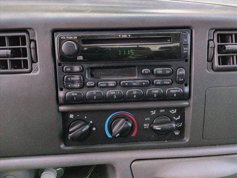 Used 2004 Ford F250 XL RWD image 13