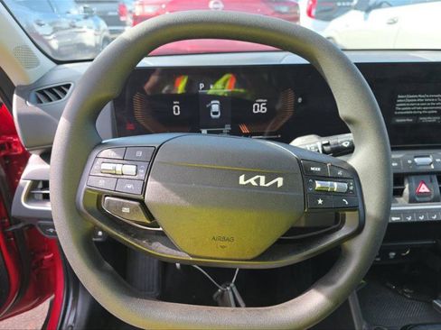 Used 2025 Kia K4 FWD image 4