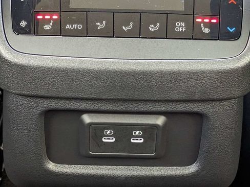 Certified 2026 Nissan Pathfinder SL w/ SL Premium Package FWD image 21