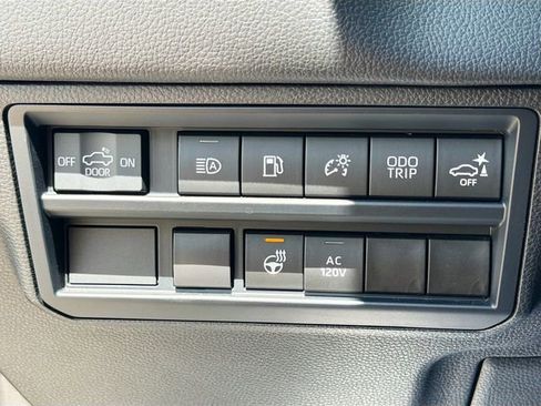 Used 2024 Toyota Tundra Limited AWD/4WD image 34