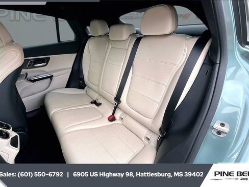 Used 2026 Mercedes-Benz GLC 300 4MATIC image 19