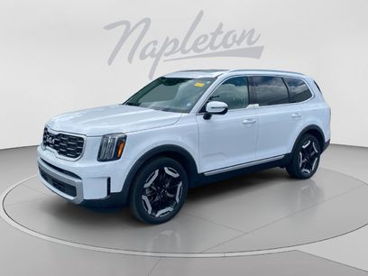 Used 2023 Kia Telluride S w/ S Sunroof Package