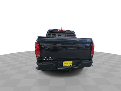 Used 2024 Chevrolet Colorado Z71 w/ Z71 Convenience Package 2 image 7