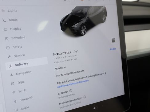 Used 2024 Tesla Model Y Long Range image 41