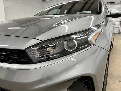 Used 2023 Kia Forte LXS w/ LXS Technology Package FWD image 9