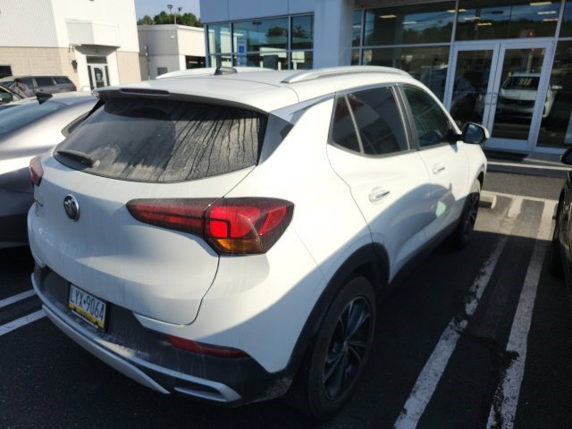 Used 2022 Buick Encore GX Select FWD image 2