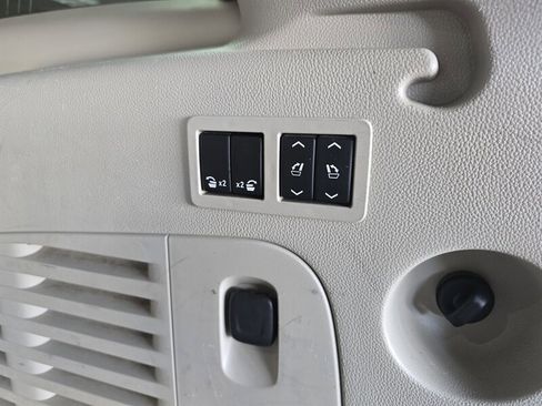 Used 2015 Cadillac Escalade ESV Luxury image 35