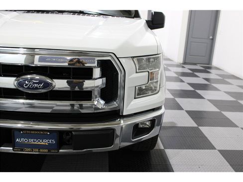 Used 2016 Ford F150 XLT w/ Trailer Tow Package image 8