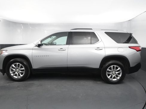 Used 2018 Chevrolet Traverse LT image 2