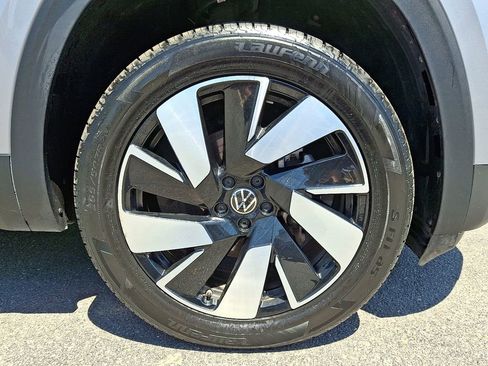 Used 2025 Volkswagen Atlas Cross Sport SE AWD/4WD image 8