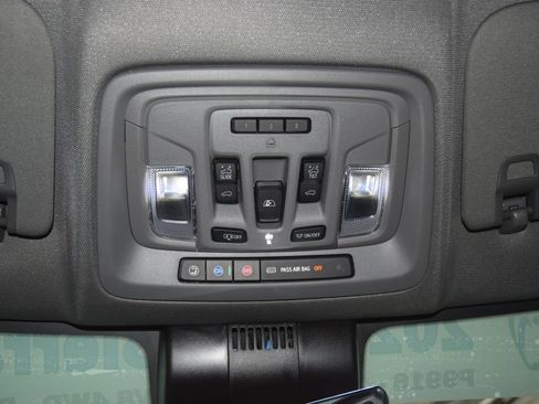 Used 2025 GMC Sierra 1500 Denali w/ Denali Reserve Package AWD/4WD image 56