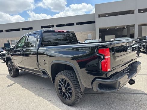 Used 2025 Chevrolet Silverado 2500 LTZ w/ LTZ Plus Package AWD/4WD image 8