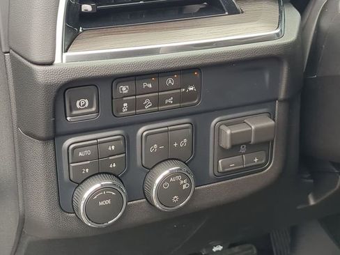 New 2026 Chevrolet Suburban LS AWD/4WD image 25