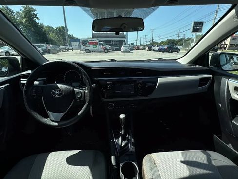 Used 2015 Toyota Corolla LE FWD image 9