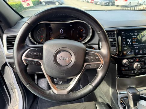 Used 2020 Jeep Grand Cherokee Altitude image 26