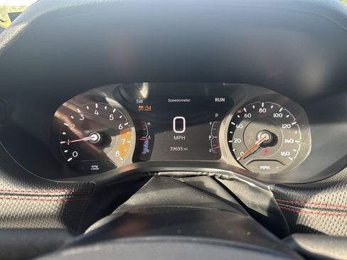 Used 2025 Jeep Compass Trailhawk AWD/4WD image 14