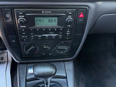 Used 2004 Volkswagen Passat GL FWD image 13