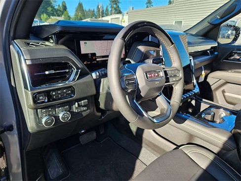 New 2025 GMC Yukon Elevation image 21