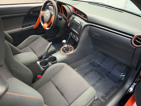 Used 2015 Scion tC FWD image 18