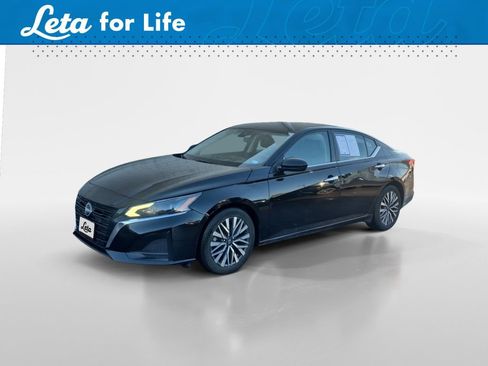 Used 2023 Nissan Altima 2.5 SV image 1