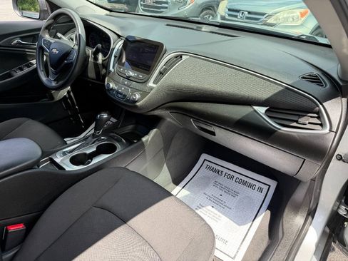 Used 2019 Chevrolet Malibu LS FWD image 41