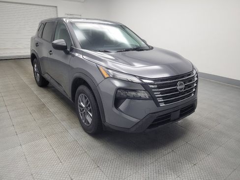 Used 2024 Nissan Rogue S AWD/4WD image 13