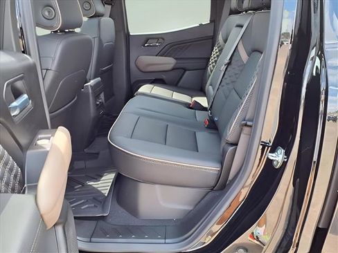 New 2026 GMC Canyon Denali w/ LPO, Denali Black Edition image 25