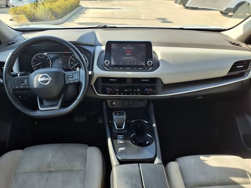 Used 2025 Nissan Rogue SV FWD image 21