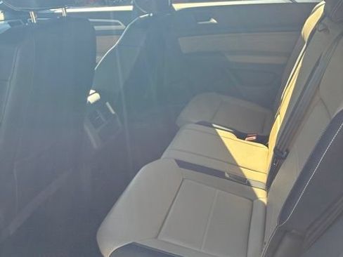 Used 2021 Volkswagen Atlas Cross Sport SE w/ Panoramic Sunroof Package AWD/4WD image 8