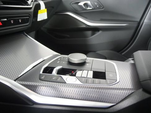 Used 2026 BMW 330i Sedan w/ M Sport Package RWD image 20