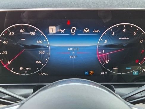 Used 2026 Mercedes-Benz GLC 300 4MATIC image 32