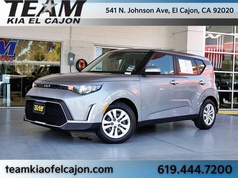 Used 2023 Kia Soul LX FWD image 2