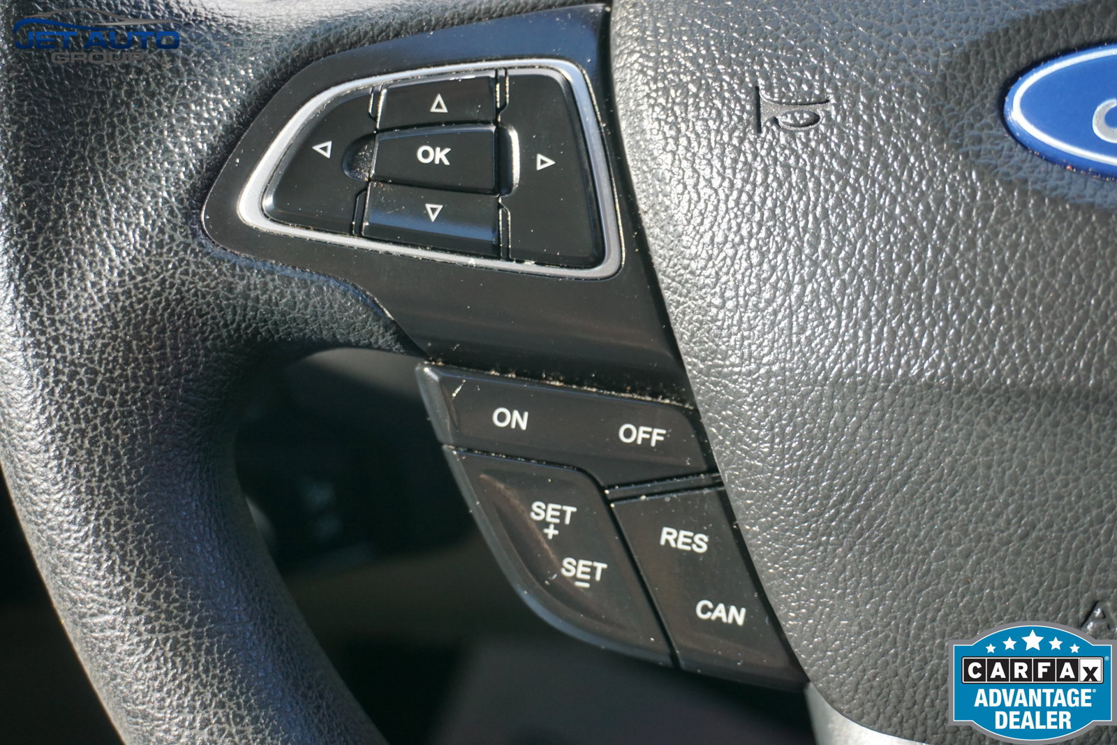 Used 2018 Ford Focus SE w/ SE Appearance Package FWD image 34