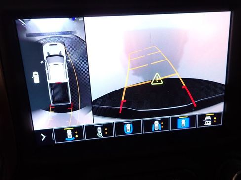 Used 2022 Chevrolet Silverado 3500 High Country w/ Z71 Off-Road Package image 9