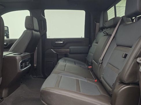 Used 2022 GMC Sierra 2500 Denali w/ Denali Black Diamond Edition image 7