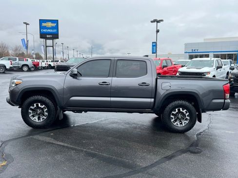 Used 2017 Toyota Tacoma SR5 image 14