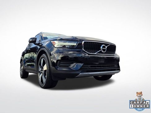 Used 2019 Volvo XC40 T4 Momentum image 57