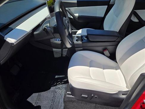 Used 2021 Tesla Model Y 2WD image 13