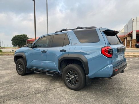 Used 2025 Toyota 4Runner SR5 RWD image 7
