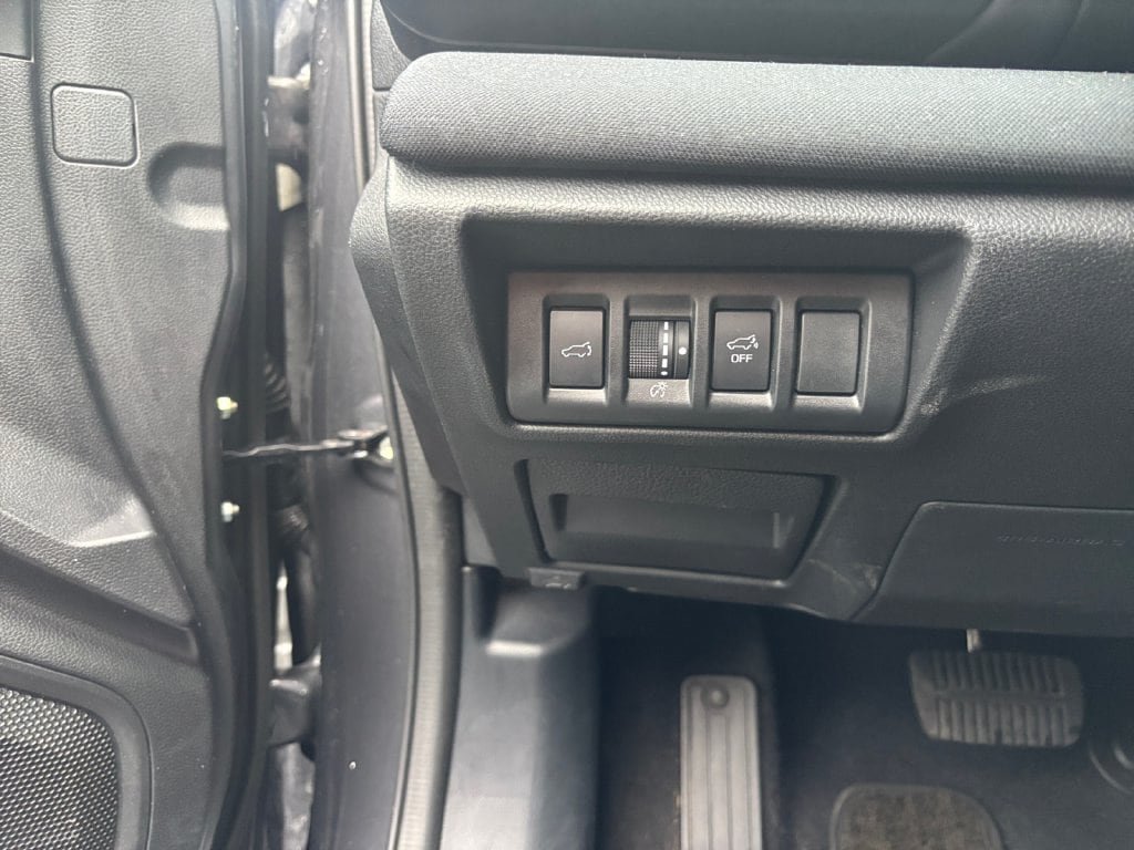 Used 2025 Subaru Outback Premium AWD/4WD image 16